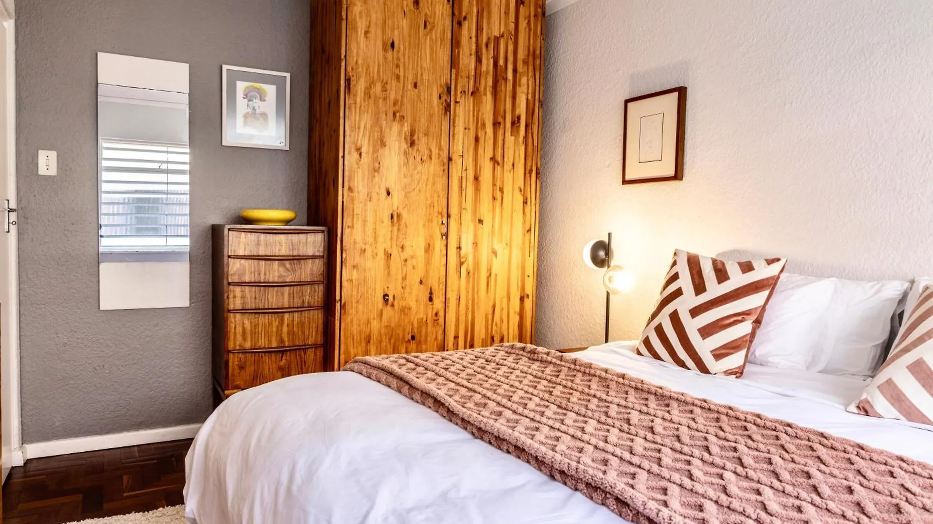 Appartamento Large And Cozy 2 Bedroom 200M From The Ocean Città del Capo