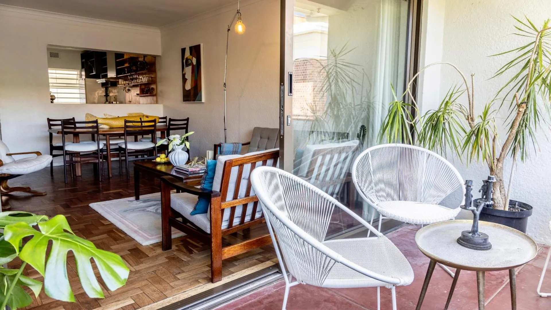 Large And Cozy 2 Bedroom 200M From The Ocean Città del Capo