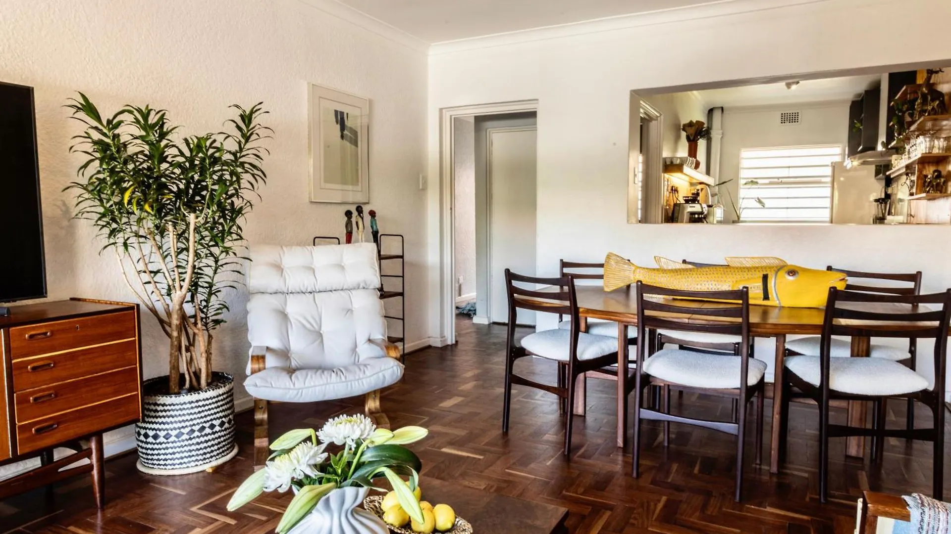 Large And Cozy 2 Bedroom 200M From The Ocean Città del Capo Sudafrica